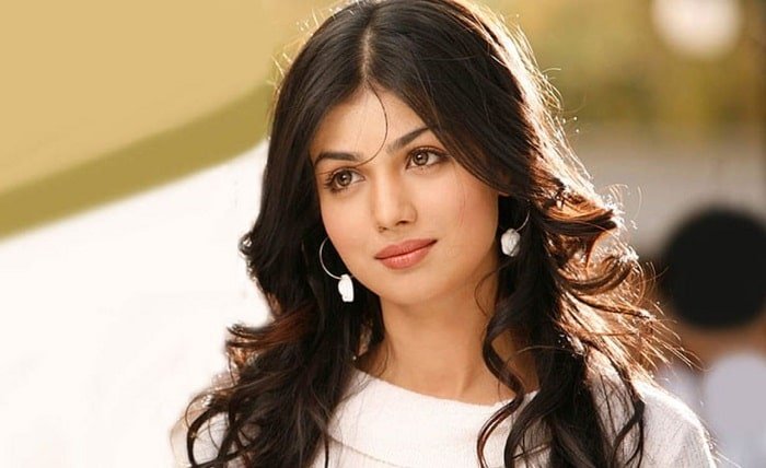 ayesha takia